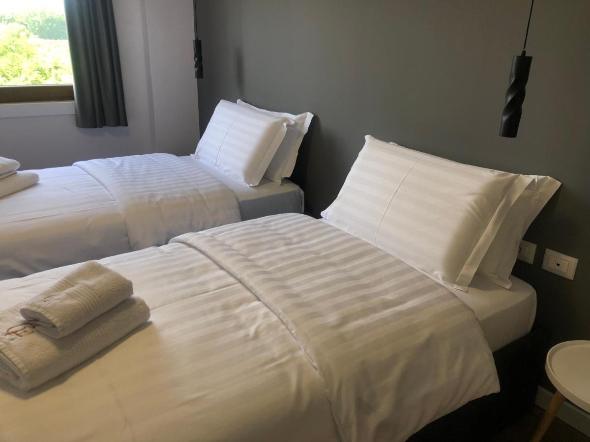 Grand Hotel Pogradec Tushemisht Zewnętrze zdjęcie
